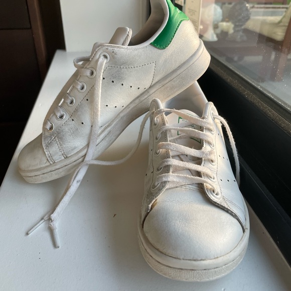 Adidas shoes - Picture 3 of 5